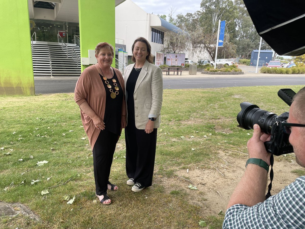 anthony bunn (@adbunn) on Twitter photo New mayor of Federation Council is Cheryl Cook of Howlong with Rowena Black her deputy. New mayor of Federation Council is Cheryl Cook of Howlong with Rowena Black her deputy.