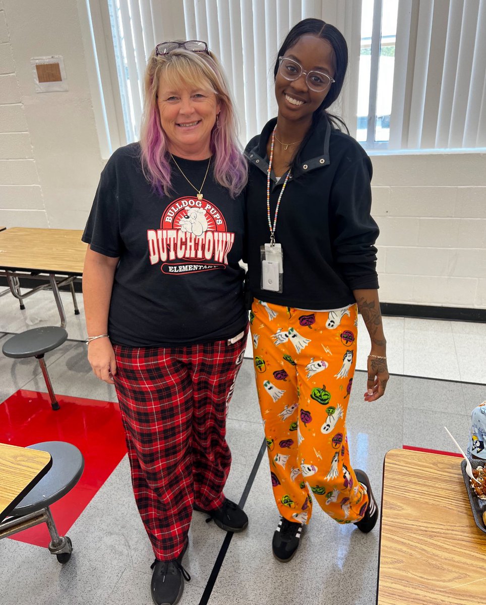 DES_HCS's tweet photo. Homecoming at Dutchtown ‼️
Day 1: PAJAMAS 😌
❤️🖤❤️🖤❤️🖤❤️
#ItsHomecomingWeek #HenryProud https://t.co/cgp8sxu5ab