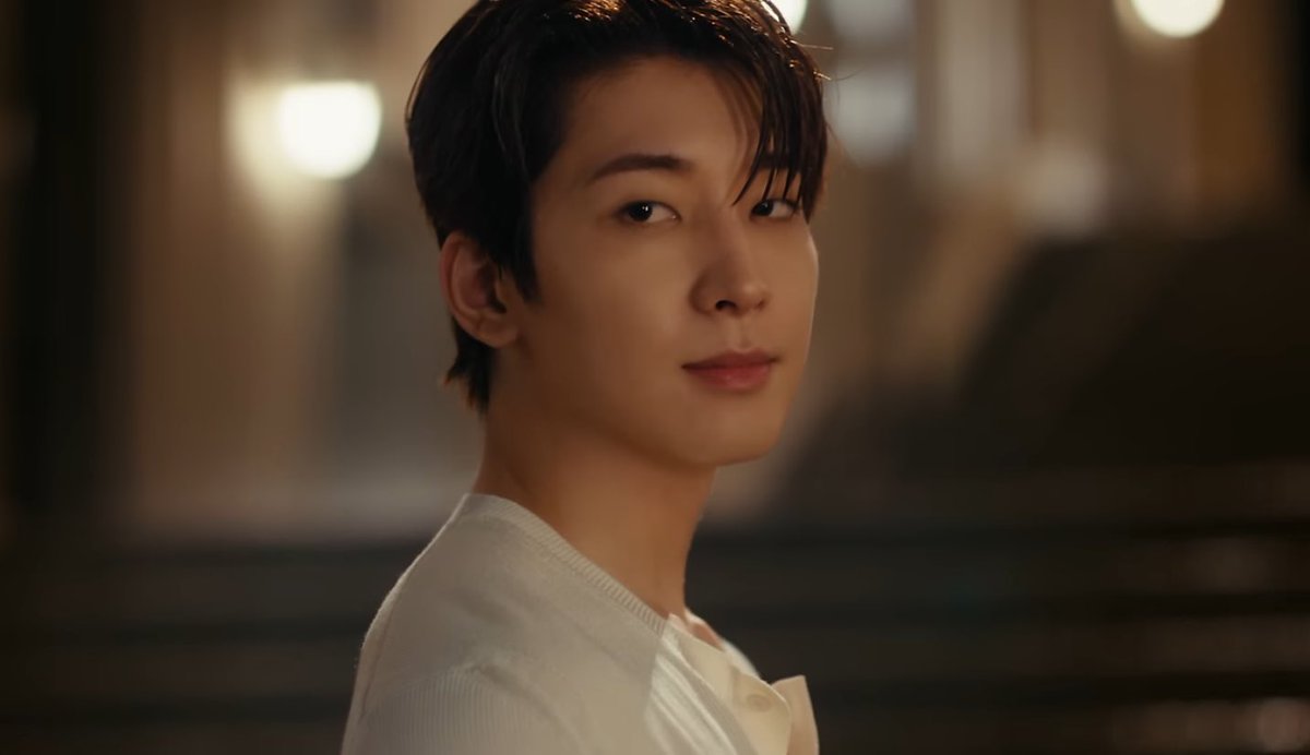 pointmercury's tweet image. “i was 4kg heavier when we filmed so i didn’t like my face” Oh don’t piss me off….this gorgeous ass face girl what the fuck