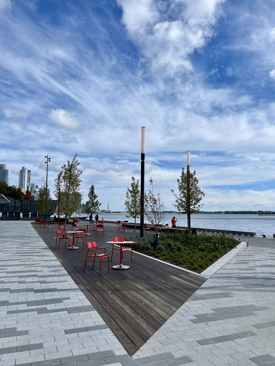 drCADuff's tweet image. New Park alert! Bathurst Quay Common (adjacent to the Billy Bishop Airport)!