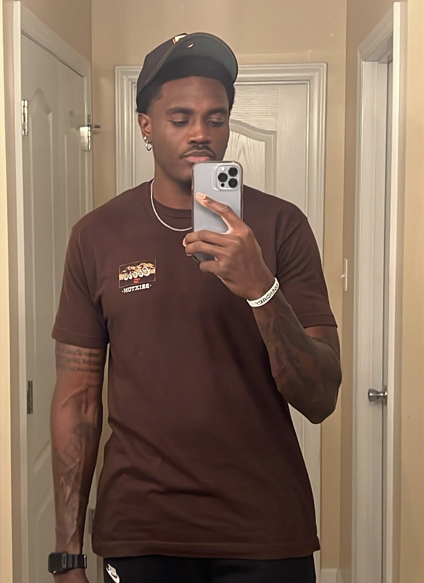 𝓢𝓵𝓲𝓶 tweet media