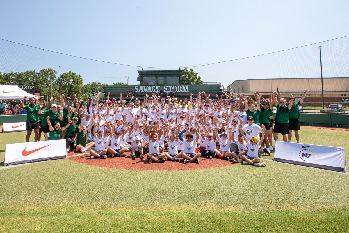 RangersYA's tweet photo. Our athletes traveled to Oklahoma during MLB All Star Week and joined Nike’s N7 program for a youth baseball clinic. The Nike N7 program is aimed at providing sports &amp; educational opportunities for local Native American and Indigenous youth. #IndigenousPeoplesDay https://t.co/fQUcBKM2GP