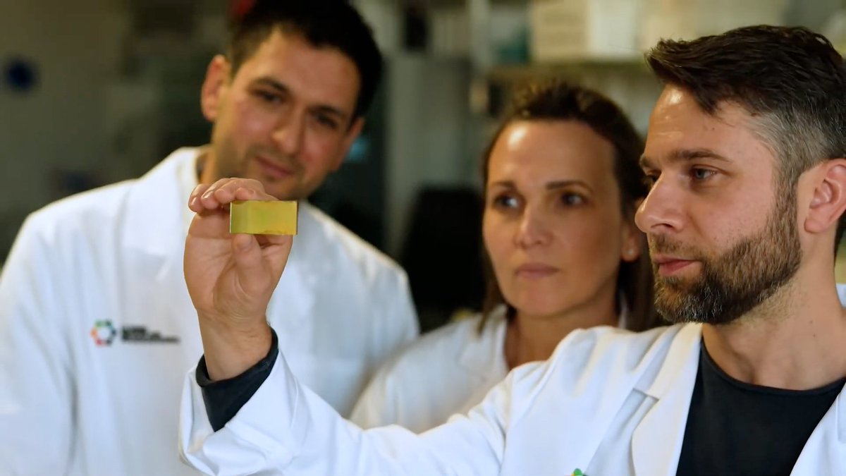 La Trobe Institute for Molecular Science (@limsltu) on Twitter photo So excited for Prof Brian Abbey & Dr Eugeniu Balaur (LIMS) with Prof Belinda Parker (<a href="/PeterMacCC/">Peter Mac Cancer Centre</a>), who are finalists in the 2024 <a href="/uniaus/">Universities Australia</a> Shaping Australia Awards for AlleSense & NanoMSlide! Read more and show your support in the People's Choice voting 👉 shapingaustraliaawards.com.au/finalists/la-t… So excited for Prof Brian Abbey & Dr Eugeniu Balaur (LIMS) with Prof Belinda Parker (<a href="/PeterMacCC/">Peter Mac Cancer Centre</a>), who are finalists in the 2024 <a href="/uniaus/">Universities Australia</a> Shaping Australia Awards for AlleSense & NanoMSlide! Read more and show your support in the People's Choice voting 👉 shapingaustraliaawards.com.au/finalists/la-t…