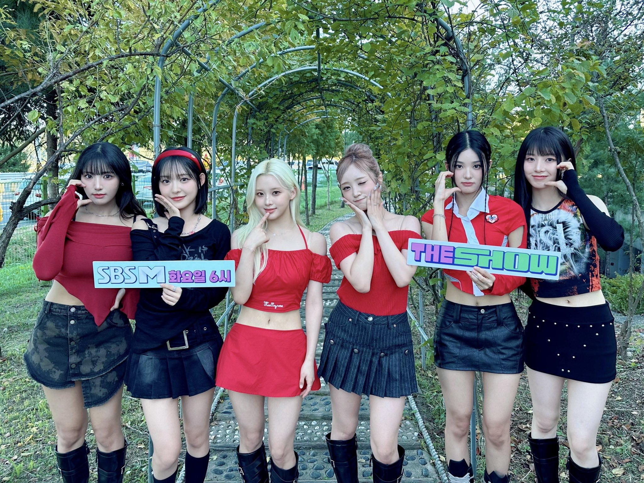 GZ563Z6a0AEFu2Q?format=jpg&name=large