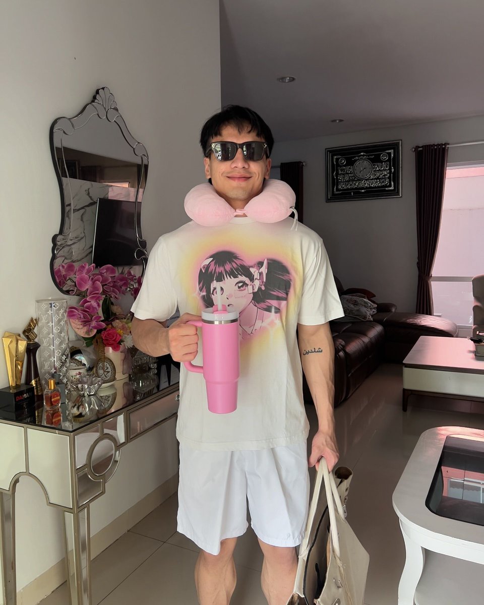 cdnter's tweet image. outfit jemput @geneievets