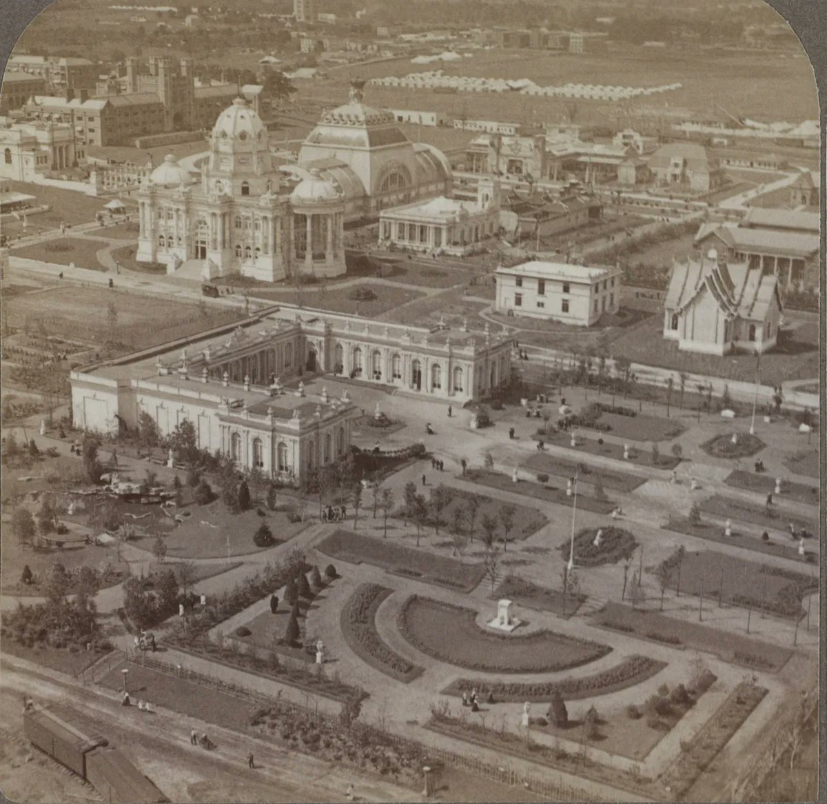 BuckRight's tweet photo. St. Louis, Missouri. 

1904. 

Worlds Fair. 

Incredible ancient buildings. 

We pretend that we built this for a fair….

Then we destroy it. https://t.co/YsorsStFoZ