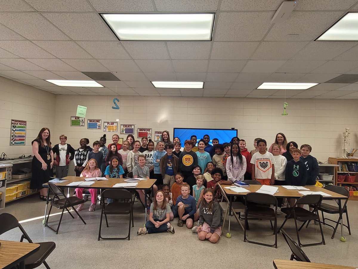 HUB_tigers's tweet photo. @Hubbard_Elem had the pleasure and honor to have @AnsleyParkerWX from @13wmaznews visit with our Fourth Graders to share her knowledge of the weather today!!! Thank you soooo much!!! 🌞🌧🌦 #HUBfamily #weather #meteorology https://t.co/v4Qob3INQU