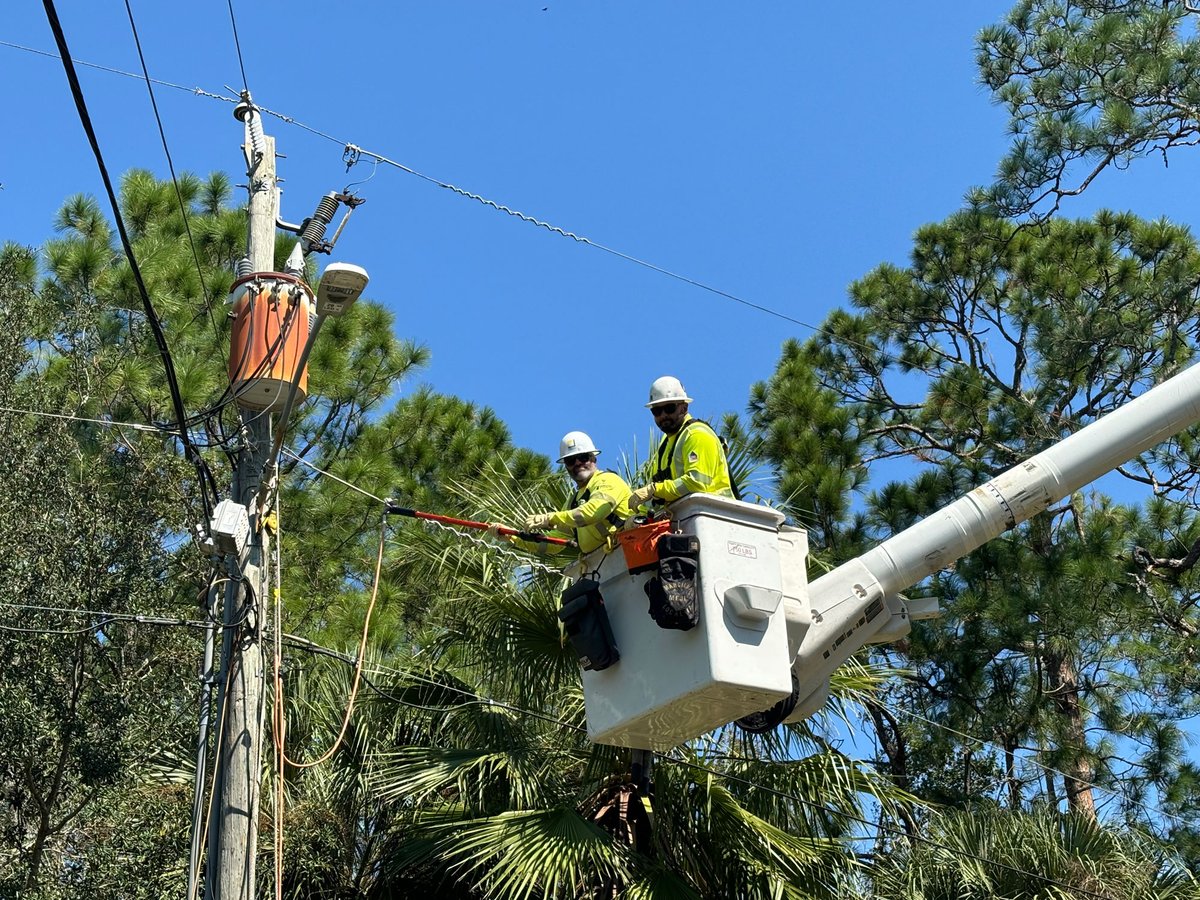 SCE crews are helping restore power in Florida post-hurricane. Their efforts are appreciated as they work on home power restoration and equipment repairs, including downed wires and blown transformers. #milton