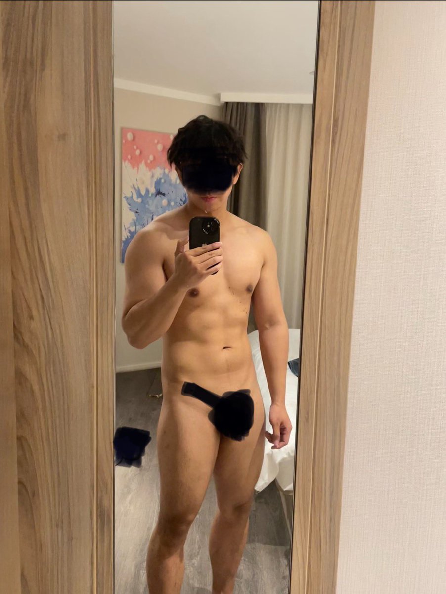 maxmaxzz359715's tweet photo. 幸福的人们好像才可以理解彼此，不幸的人们总是埋怨这个世界，世界有时候很糟糕，但你要向有光的地方前行，早 安 这个世界。#love #GoodMorning https://t.co/5TA0kCv18O