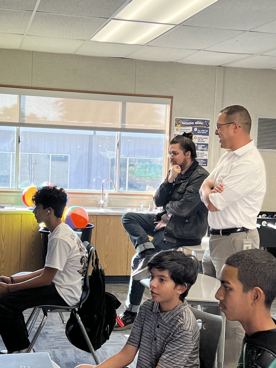 RUSDeAcademy's tweet photo. Our eAcademy eSports MS team went undefeated today!  Great job to all five team members that pulled together for today's big W! https://t.co/QetpZ3PqCX