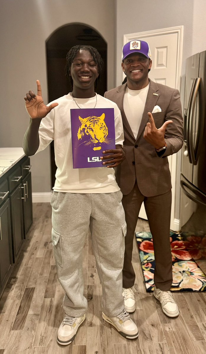Harrison Lowe (@harrisonlowe26) on Twitter photo Thank you to Coach Joseph for stopping by to introduce the <a href="/LSUTrackField/">LSU Track & Field</a> program! π― Thank you to Coach Joseph for stopping by to introduce the <a href="/LSUTrackField/">LSU Track & Field</a> program! π―