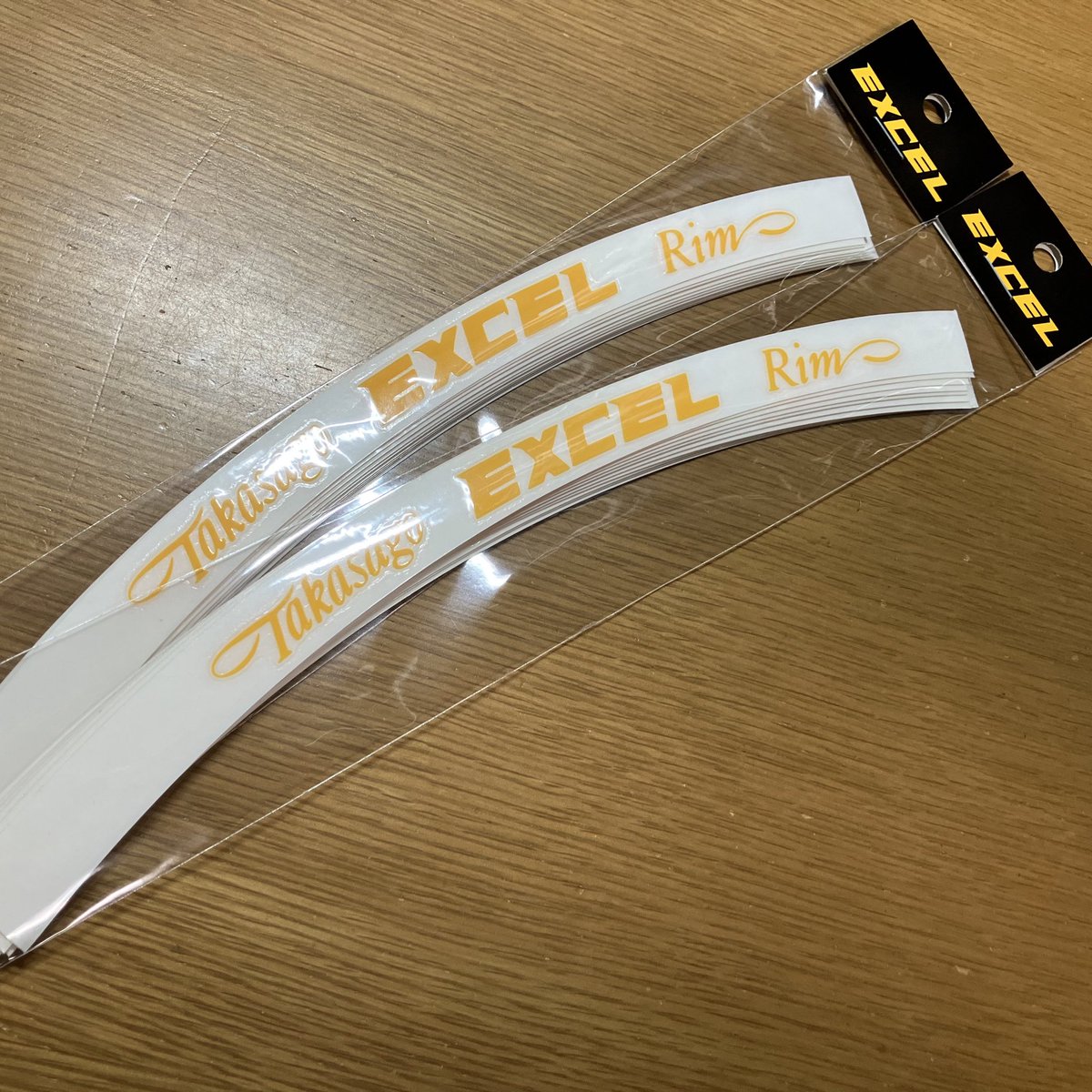 minori_MX_16's tweet photo. 今週末の最終戦に向け、エキセルリムのロゴ部分をステッカーを貼ってよりくっきり見えるようにしました😆
擦れてたのが気になっていたので、これで気持ちよくレースに向かえます👍
写真①②After ➡️③Before ➡️④転写ステッカー
#excelrim https://t.co/8hluTSYSWW