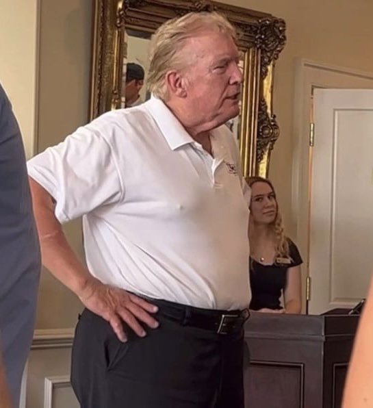 𝕊𝕦𝕟𝕕𝕒𝕖_𝔾𝕦𝕣𝕝 tweet media