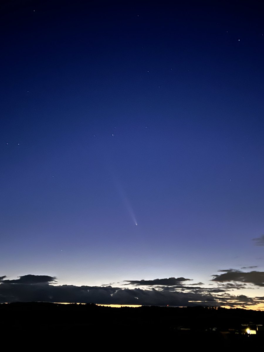 The clouds finally cleared, and we could see the comet tonight. #CometC2023A3 #comet #Tsuchinshan_ATLAS #TsuchinshanATLAS