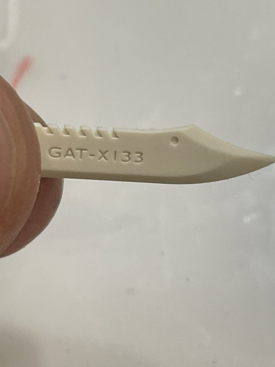 nigoki's tweet image. Despite the day off, not a lot of time for Gunpla since there were chores and errands to do, but I finished the legs on the FM Sword Calamity. I love the added detail of the serial number on the boot knives.