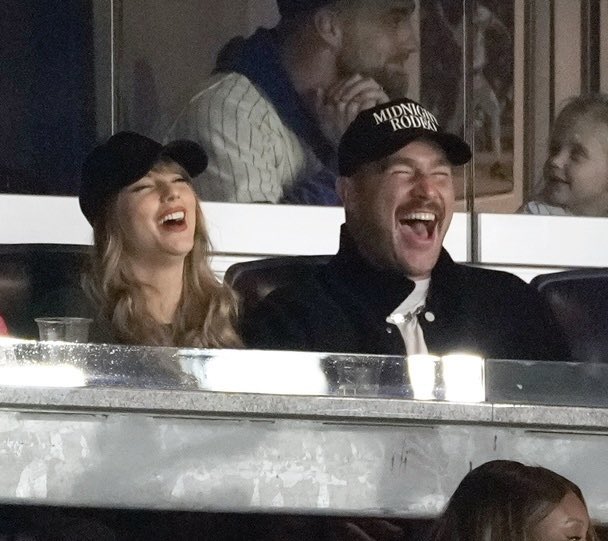 swifferupdates's tweet photo. ⚾| This happiness forever please https://t.co/AeFAQ8TItK