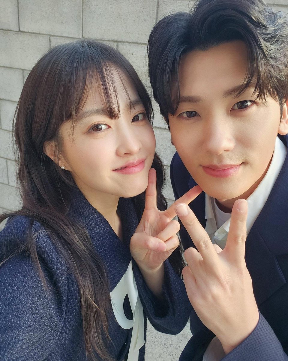 hyungsikness's tweet photo. They broke the internet last night.

#PARKHYUNGSIK #박형식 
#PARKBOYOUNG #박보영 https://t.co/RYk3wwpnXR