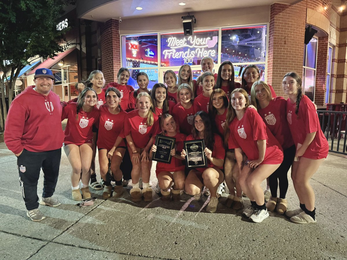 PHSLadyPats's tweet image. Proud of these athletes!!
Addison Dugger with the “Athlete of the Week” award and Lauren Utley “Heart of the Team” award.  Both have worked so hard this season and their efforts have not gone unnoticed.  Congrats ladies!!