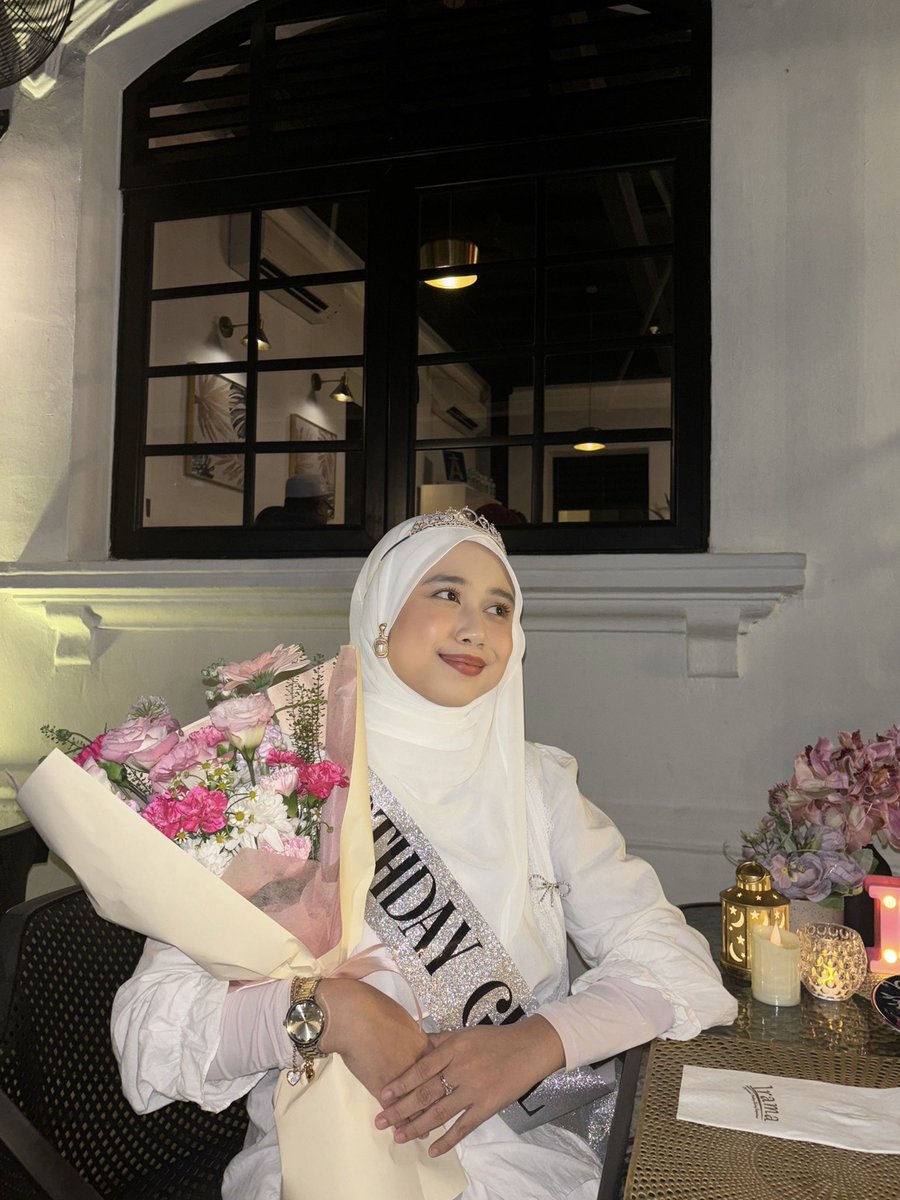 Nurintashaa's tweet photo. Found another best place untuk celebrate birthday in KL!! (sebab foods sedap) 😆❤️

Serious sedappp. Concept kat sini classical malay dining tau so memang makan masakan melayu.

Plus, ada view KL tower. Best best https://t.co/HrkELmRtKb