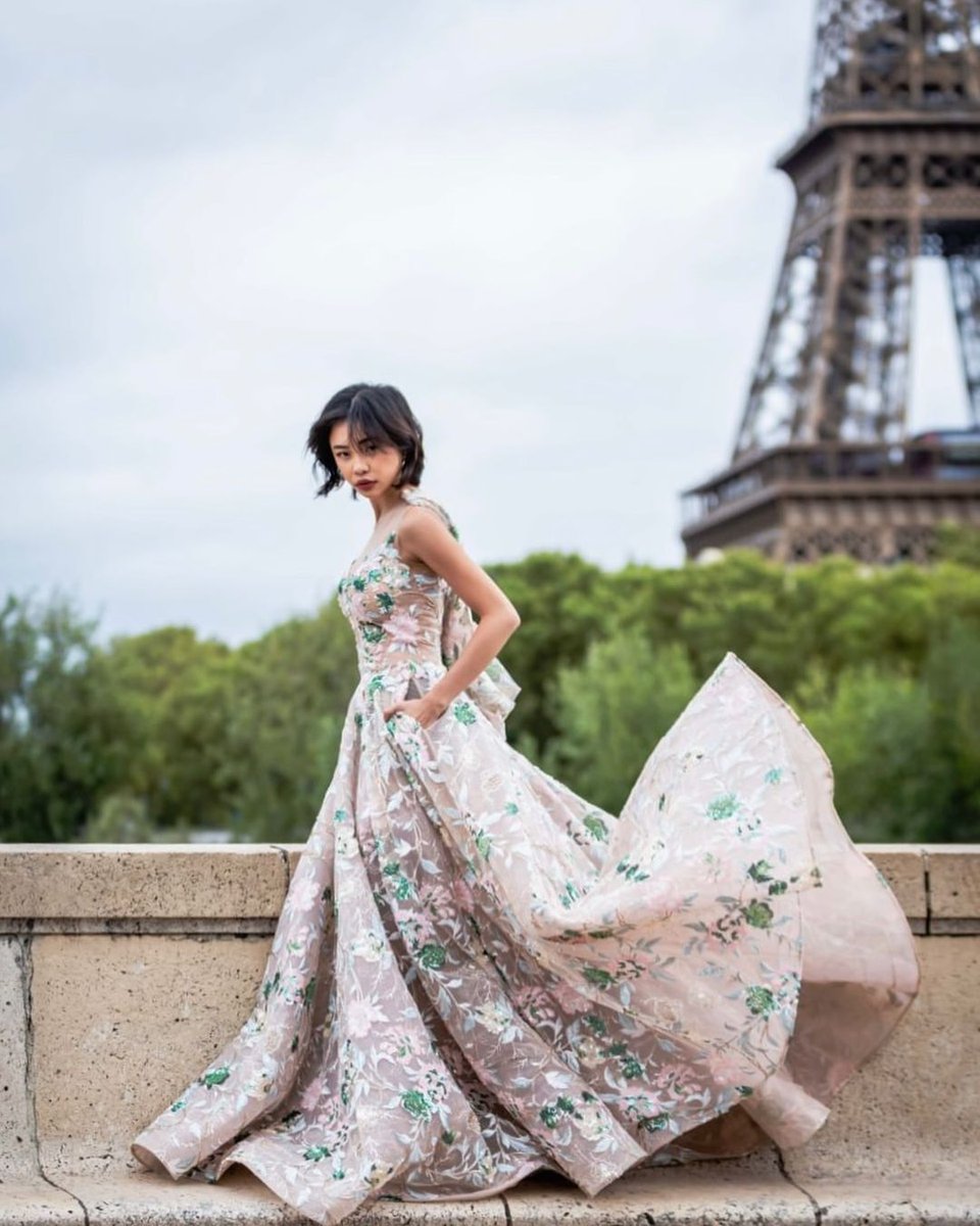cebudailynews's tweet photo. FLOWERY MAYMAY IN PARIS 🌸✨

LOOK: Actress Maymay Entrata stuns in her recently shared photos wearing one of Val Taguba's floral gowns with the Eiffel Tower on her backdrop in Paris, France. #CDNDigital #CDNDEntertainment

📸: maymay / IG https://t.co/db6qA0gr91