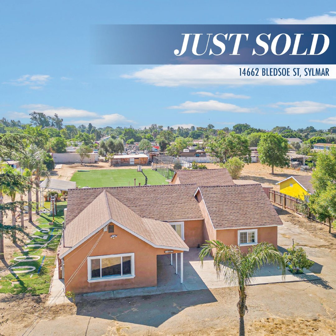 SVitacco's tweet photo. #JustSold $150,000 over asking! 14662 Bledsoe St, #Sylmar | 3🛏️ | 4🛁 | 1,389 SF  #TeamVitacco #RealEstate #LosAngeles #Realtor #SylmarRealEstate #EquestrianProperty #LosAngelesRealEstate #LosAngelesRealtor #RealEstateAgent #LARealEstate #EquityUnion #EquityUnionRealEstate https://t.co/RjzzQB0M2p