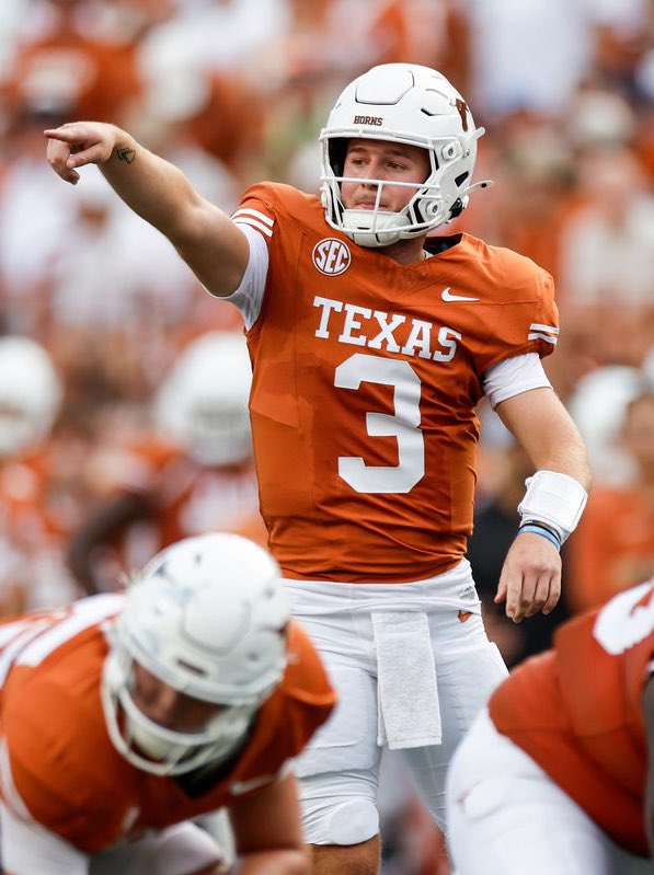 WHOLESOME: Texas star QB Quinn Ewers
talks about how GOD has helped him through his hard times. 

“I just lean on Jesus, and He just continues and continues to [pull] me through adverse times.”

Ewers great mentality and belief has helped him overcome all his injuries 🙏🏼