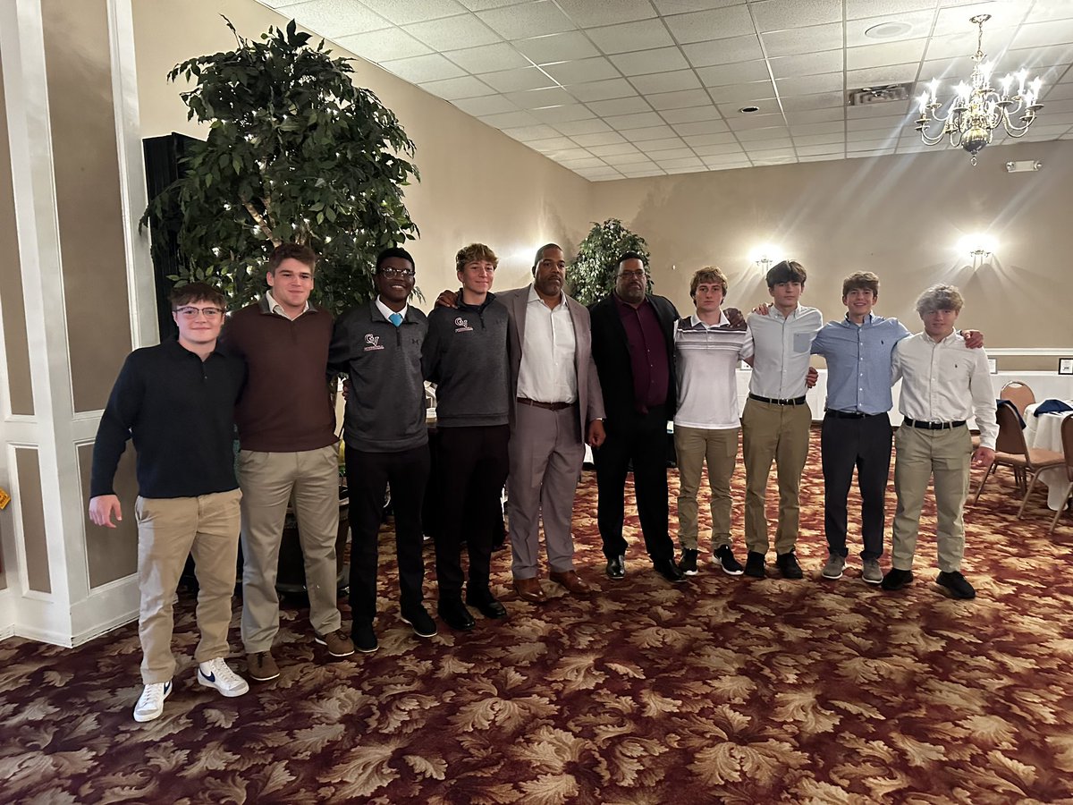 On Saturday Coach Jon and Julius Flynn had their annual Dr. Julius B. Flynn Memorial Scholarship Fund Brunch. Thank you to Nolan Carroll, Caden Olinger, Jordan Hinson, Brennan Devlin, Luke Vaughn, Michael Buono, Brandon Krause, and Ryan Vance for representing GV Football team!