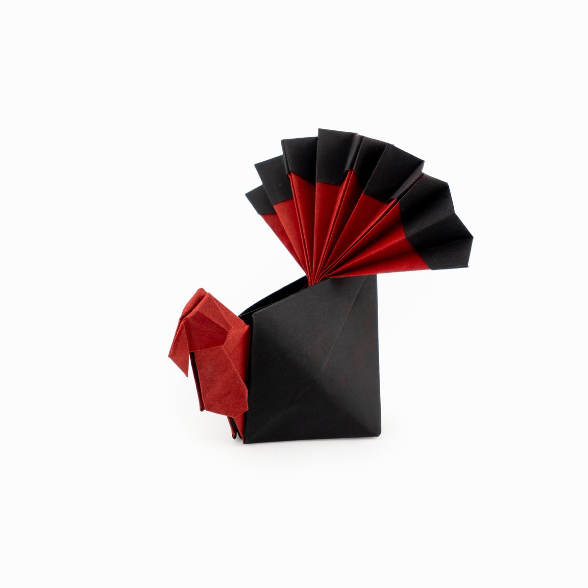 origamivann's tweet photo. Turkey
Fold &amp; Design: Ivan Danny Handoko
From 25x25cm Biotope paper.

#turkey #origami #origamiart #origamivan #papercraft #paperkraft https://t.co/vB3EDHr5Vy