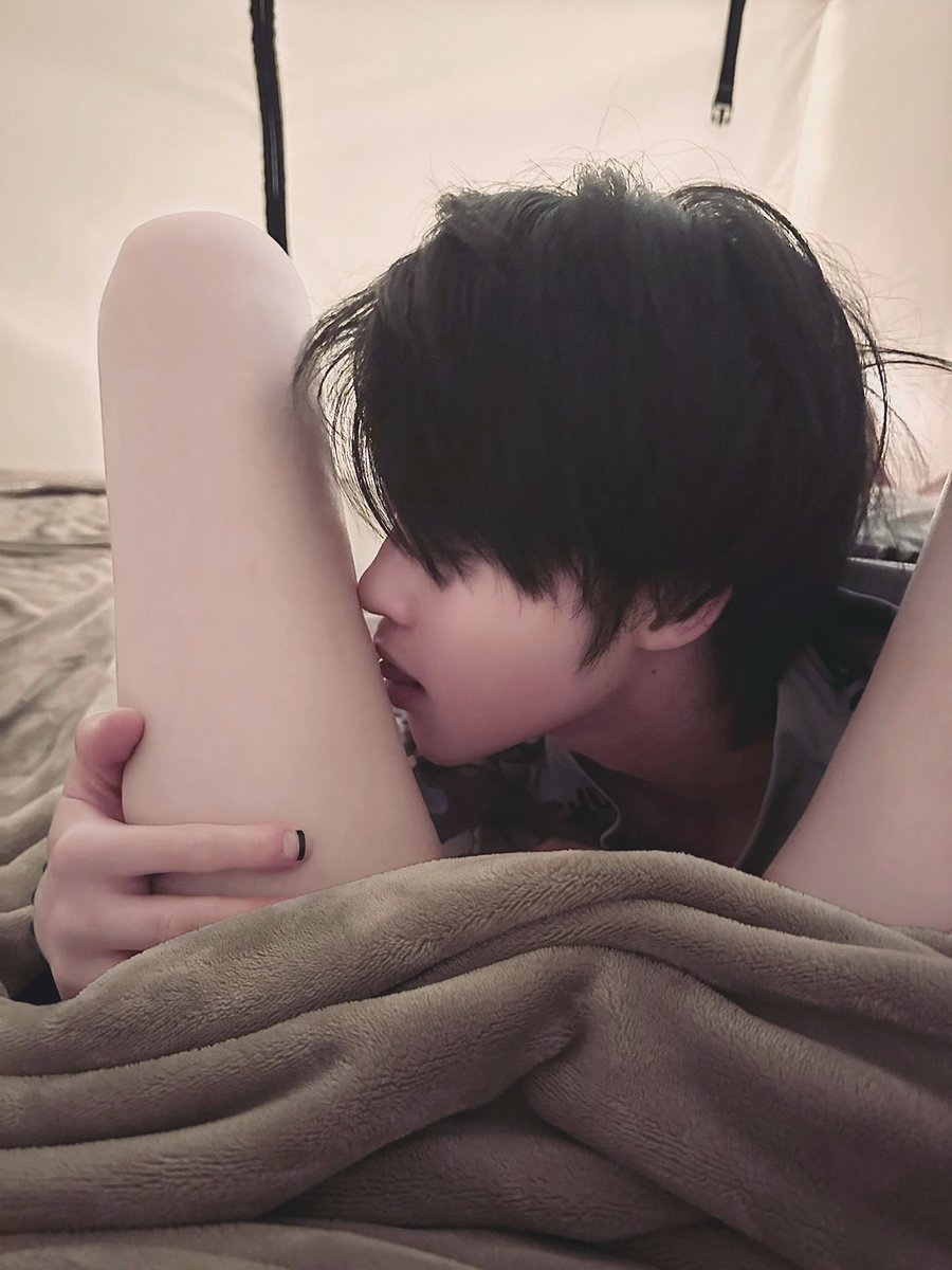 zhenTvT's tweet photo. 舔一口 https://t.co/WJSIPtB1cr