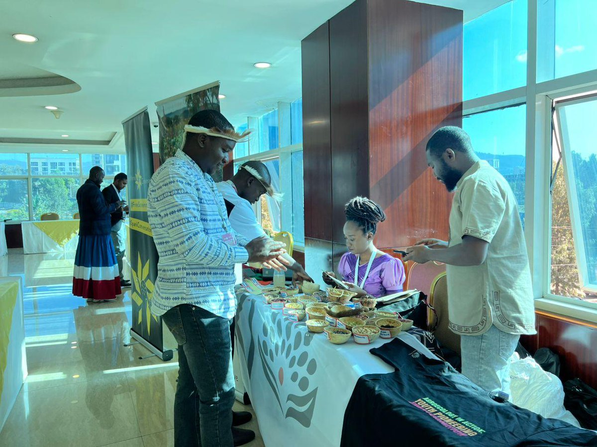 seedknowledgei's tweet image. The First 1000 African Youth Summit was officiated by the Ethiopian Minister of Planning and Development H.E  Dr. Fitsum Assefa Adela who pledged to have #Agroecology included in the NAPs and NDCs. #1000AfricanYouthSummit #YouthLeadTransformation
seedandknowledge.org