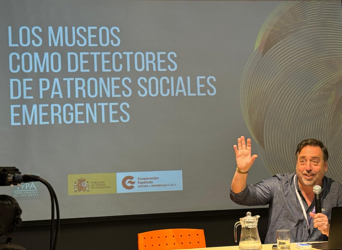 Comenzamos el módulo de Ambiente y Justicia Climática, con una jornada intensiva a cargo de Enrique Viale. Mañana seguiremos con el español Pablo Martínez, quien presentará su clase "Decrecimiento y arraigo: retos de los museos ante la crisis ecosocial".