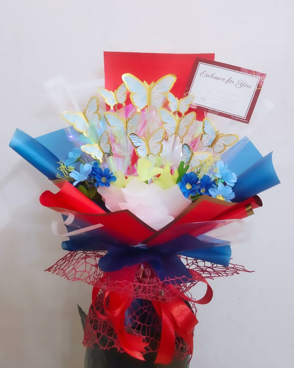 OurstuffID's tweet photo. Buket Kupu-kupu LED simple 

Bisa custom tema warna yg diinginkan.

Pemesanan bisa dilakukan via online atau datang langsung ke offline store. Konsultasi pemesanan silahkan klik link bio

#diy #bekasi #bonekawisuda #graduation #sidangskripsi #wisuda #fypシ https://t.co/yFaRnQs9RR