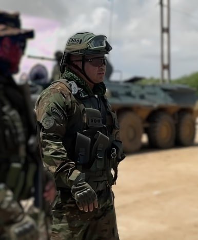 dhernandezlarez's tweet photo. Felicito a Mayor General Pedro Esteban González Ovalles quien ha sido designado por nuestro Comandante en Jefe y Presidente Constitucional @NicolasMaduro como Comandante de la @REDIOC2024 hombre leal y valiente con alto espíritu Bolivariano, anti oligarca y anti imperialista. Sus virtudes profesionales le permitirán sobradamente dirigir con éxito las fuerzas y medios de esta región con sobrada Valentía y liderazgo.

#IntegrarEsVencer