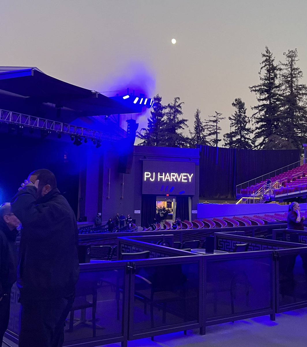 !!!!!

#pharvey #greektheatrela