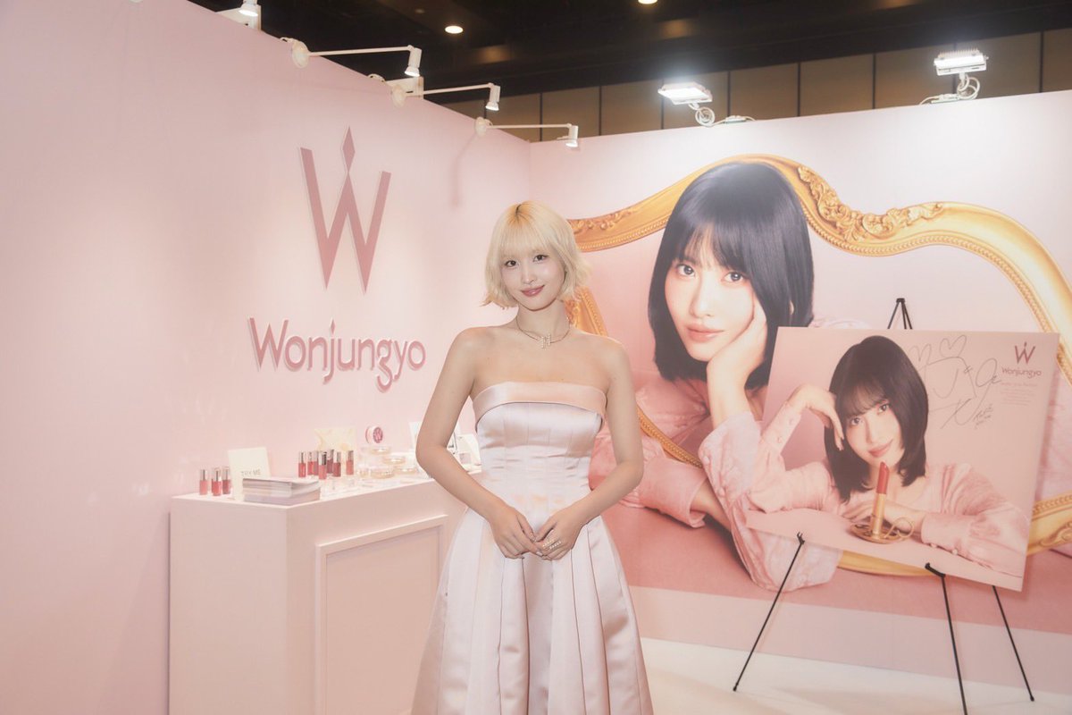 ALLURE K-BEAUTY FAIR in TOKYO】 WonjungyoブランドミューズのMOMO