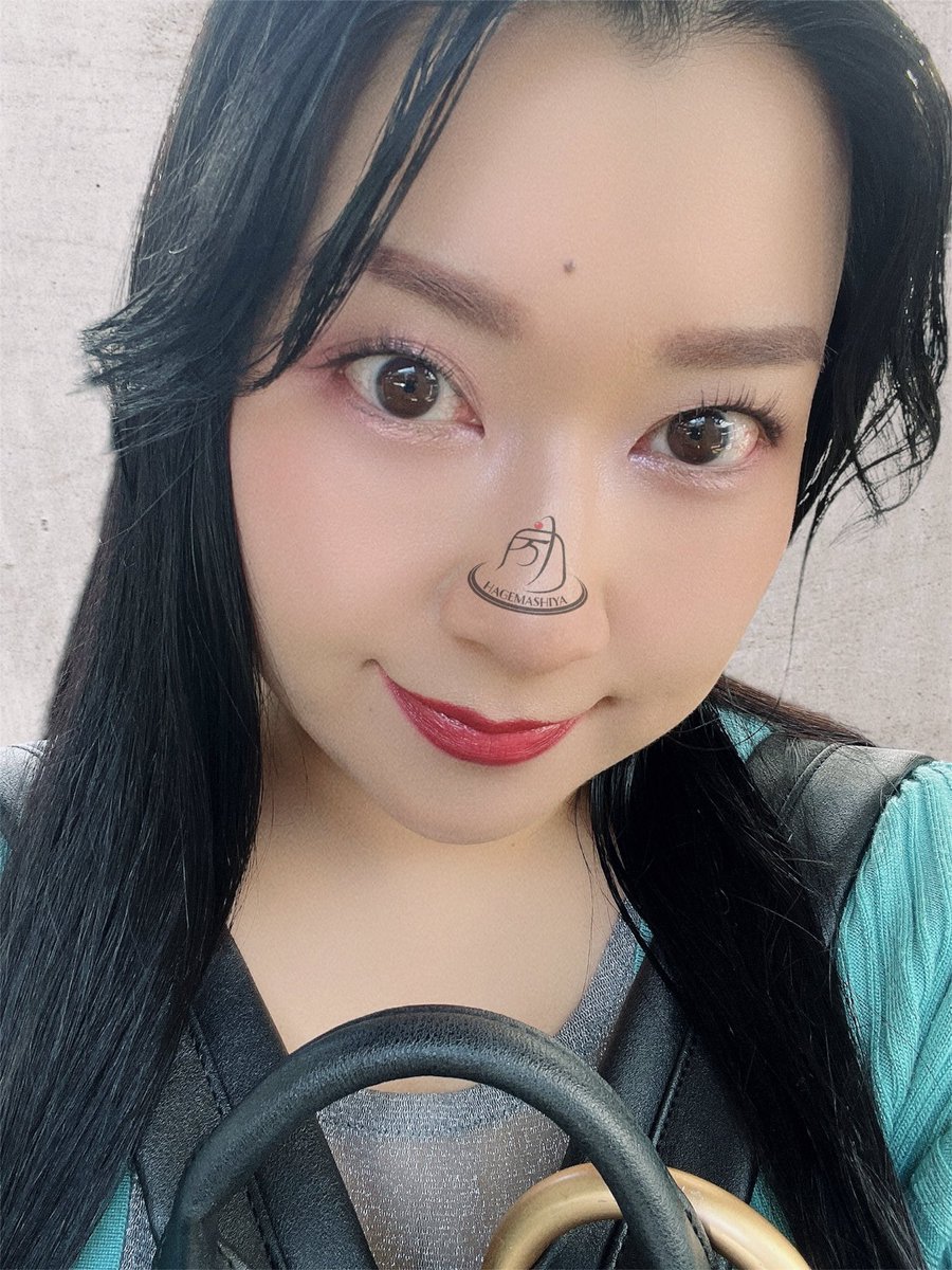 本日10/15(火)のぷり子さん🍮は、
【12:00-18:00】でお待ちしております🙋‍♀️🪐

先週は美容週間にしていたのに合わせて、髪の毛も綺麗に整えて来ました❣️
前髪がだいぶ伸びたので真ん中分けにしたのですが、セットしないとなんだがワンピースのハンコックさんみたいな雰囲気で素敵になります🤣🐍