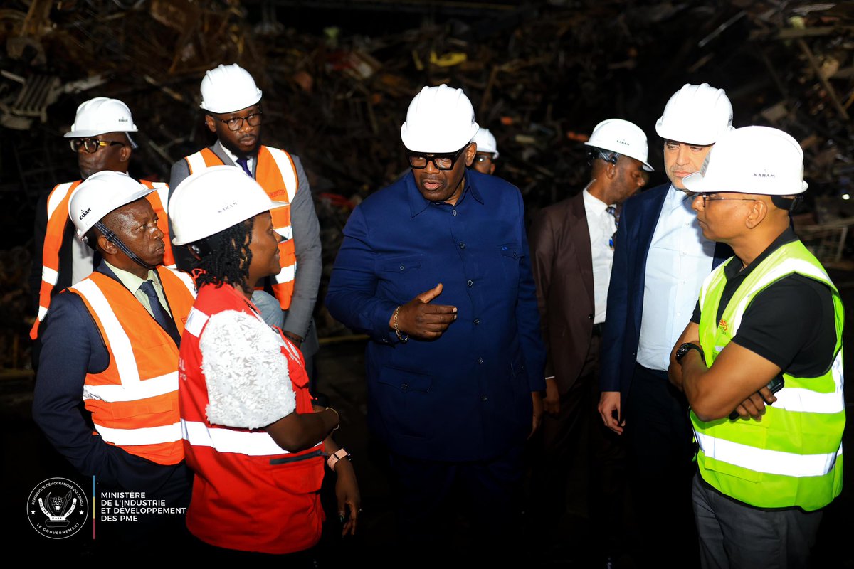 LouisWKabamba's tweet photo. #RDC 14.10.24 Lors de mon passage dans les installations de la FAMECO après l'incident malheureux ayant fait de blessés graves, j'ai insisté sur le respect des règles du travail à savoir : la sécurité, la santé et l'hygiène au travail, le respect et l'écoute des travailleurs.

P1 https://t.co/SFVPldVT6A