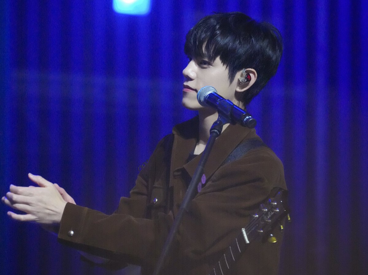 241013 어썸스테이지

후니 미유페 때까지만 해도 약간 군인먐이었는데
민간 먐미로 돌아옴😺😺

#NFlying #엔플라잉 #차훈 #AWESOMESTAGE