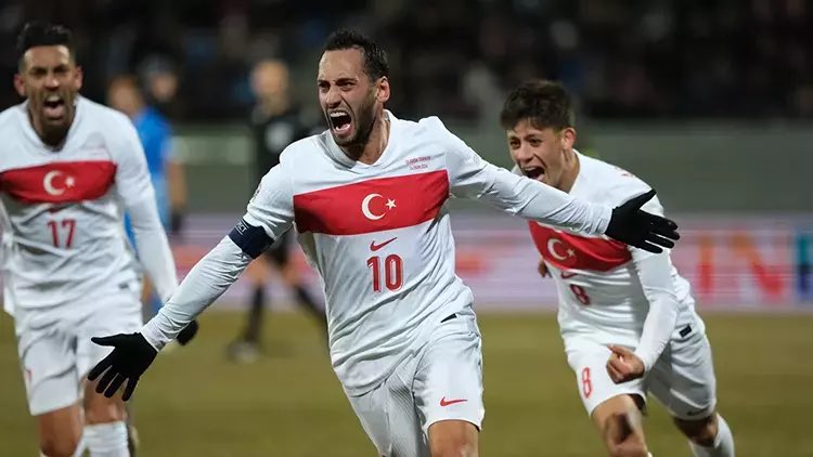 sefaburancom's tweet photo. Tebrikler Kerem Aktürkoğlu,
Tebrikler Hakan Çalhanoğlu,
Tebrikler Arda Güler,
Tebrikler İrfan Can Kahveci,
Tebrikler #BizimÇocuklar...💪🏻🇹🇷

UEFA Uluslar Ligi'nde İzlanda’yı mağlup eden A Milli Futbol Takımımızı yürekten kutluyorum. Tebrikler @MilliTakimlar...

#ISLTUR ⚽️ https://t.co/TGqnwoIMii