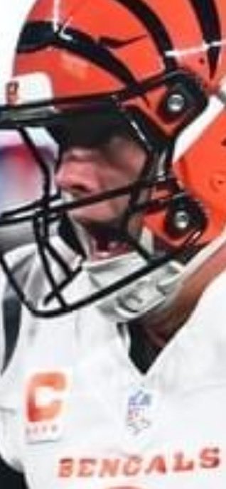 ConfusedFicus's tweet photo. Why does Joe Burrow look like Moo Deng in this shot? 🤣@Bengals https://t.co/QrD7xOPYSh