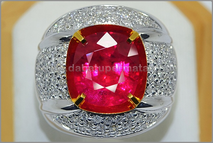 dabatupermata's tweet photo. Code : RBC 111 + Sertifikat
Nama : Natural RUBY
Origin : Mogok (Burma)
Stone Weight : 6.84 ct
Total Weight : 23 gr
Size : 11.7 x 10.3 x 6.7 mm

@folower @everyone

#Gemstones #Jewelry
#Permata #BatuPermata #Ruby #BatuRuby #RubyStar 
#BatuMulia #Diamond #Berlian #Safir #Luxury #SuperCar