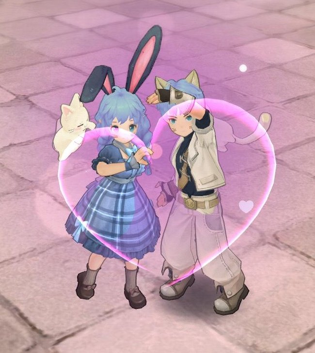 一昨日撮った、相方くんと初エモ！
2人ともハートの形違って思わず爆笑したꉂꉂꉂ(ˊᗜˋ*)ヶﾗヶﾗ
相方くんは気付いたのかなw

#ツリーオブセイヴァーN
#ツリネバ
#朝光の森