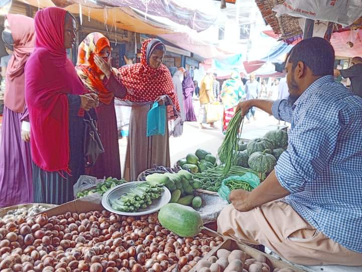 কাঁচা মরিচের কেজি ৫০০ টাকা, বেড়েছে সব ধরনের সবজির দাম: গরিবের চোখে সরিষা ফুল