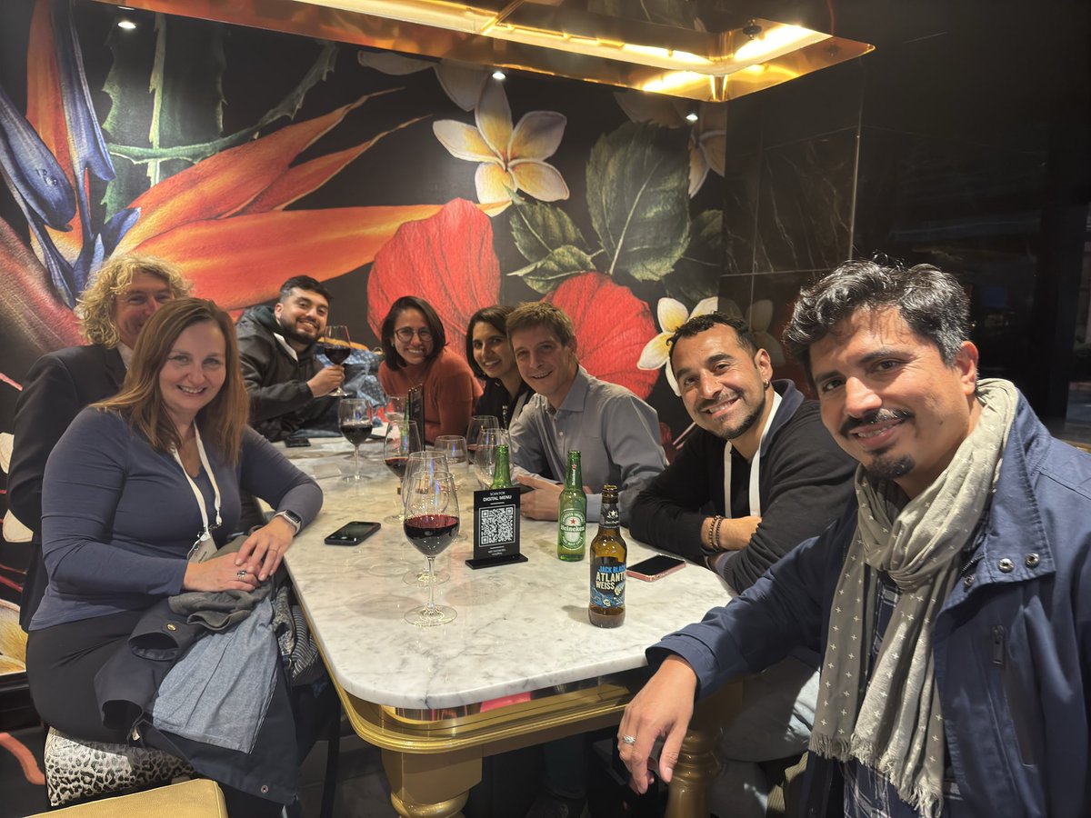 ArteMtzM's tweet image. Had an amazing time at #Icy2024 in South Africa! Incredible talks, fantastic organization, and honored to receive the poster award. Grateful for the chance to present my work, share my passion, and connect with researchers and friends.  Poder Levadura! #hybrids #LangLab