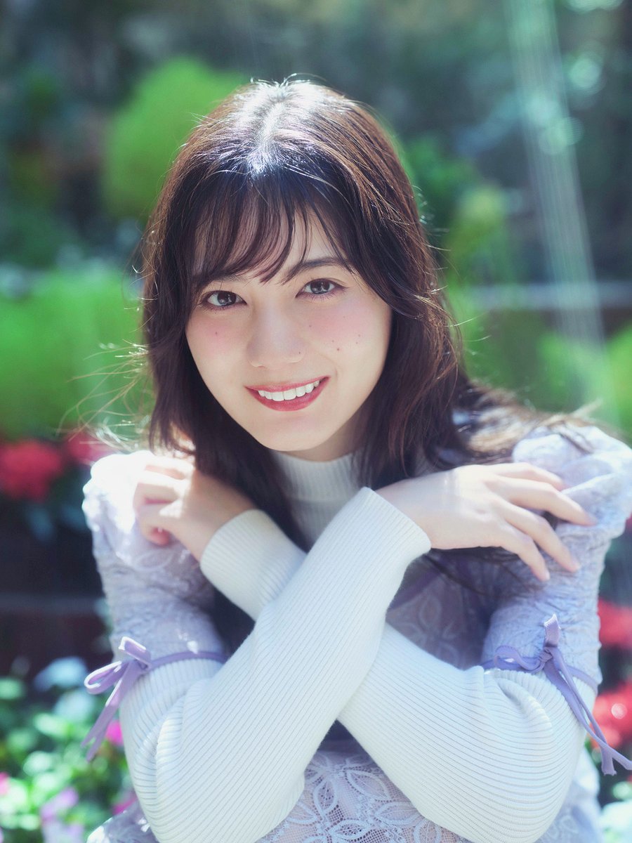 SeventeenJP_mag's tweet photo. #小坂菜緒、 #Seventeen秋冬号 でST専属モデルを卒業します🌸

誌面ではSTでの思い出、こさかなが“愛するもの”や卒業への思いを語った特別企画を掲載。表紙カットも近日解禁予定♡ ラスト号、絶対見逃さないで！

#ST秋冬号 は11月15日発売🍁予約スタート！
詳しくCheck！🔗https://t.co/xV37gsCmpR https://t.co/oLrLISr7NA