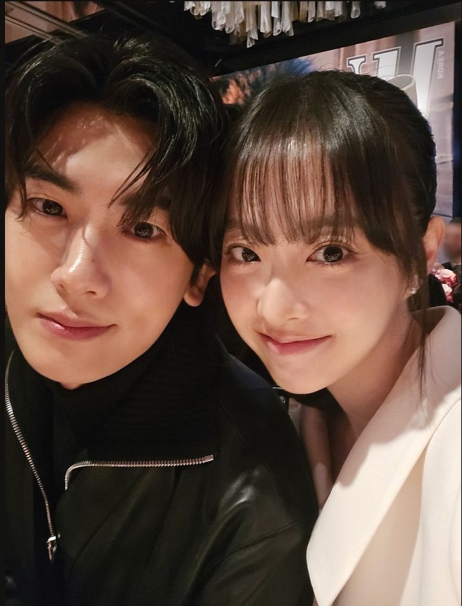 kdramadaisy's tweet photo. OUR PARENTS park hyungsik and park boyoung new selca!! https://t.co/XcPsSvqb35
