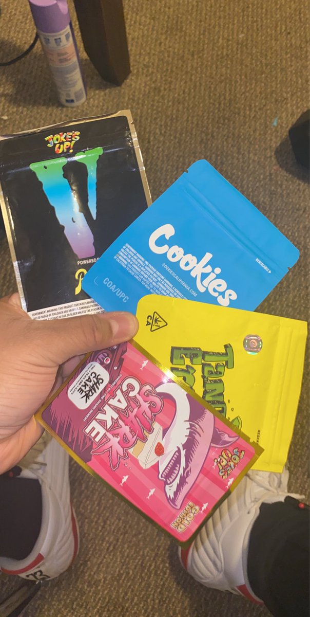 drankspend's tweet image. Niggas get these and all of a sudden it’s exotic and an 8th is $70