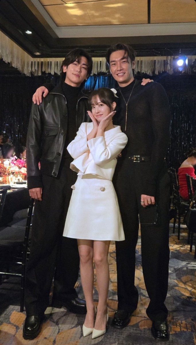 kdramadaisy's tweet photo. twin towers https://t.co/caazTPvtku