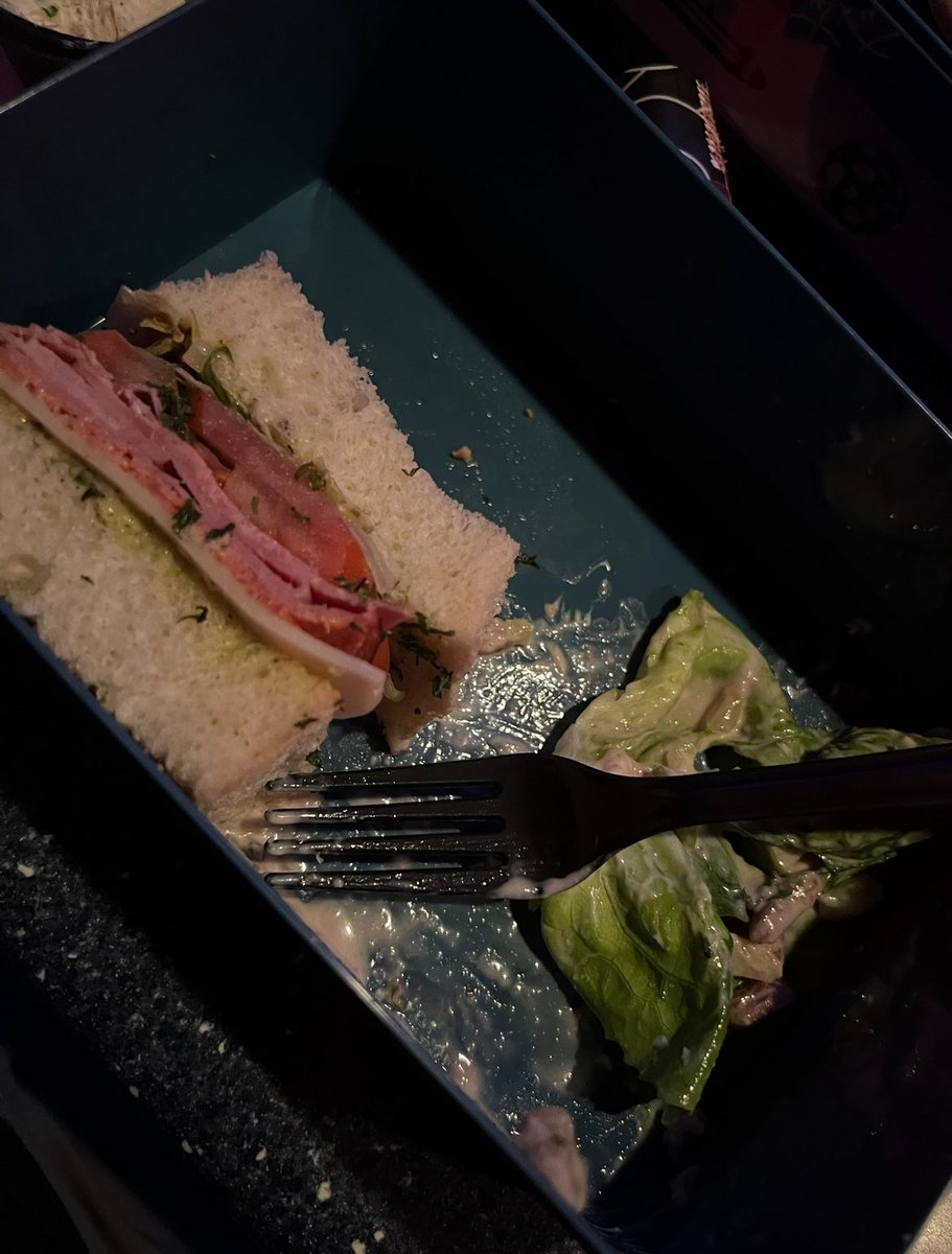 heatherkant's tweet image. 🎆🥪🍘🧀Tomorrowland Skyline Terrace #BestView #AnniversaryDinner #FreeHotChocolate #FeetHurtForReal @FrigidFenix