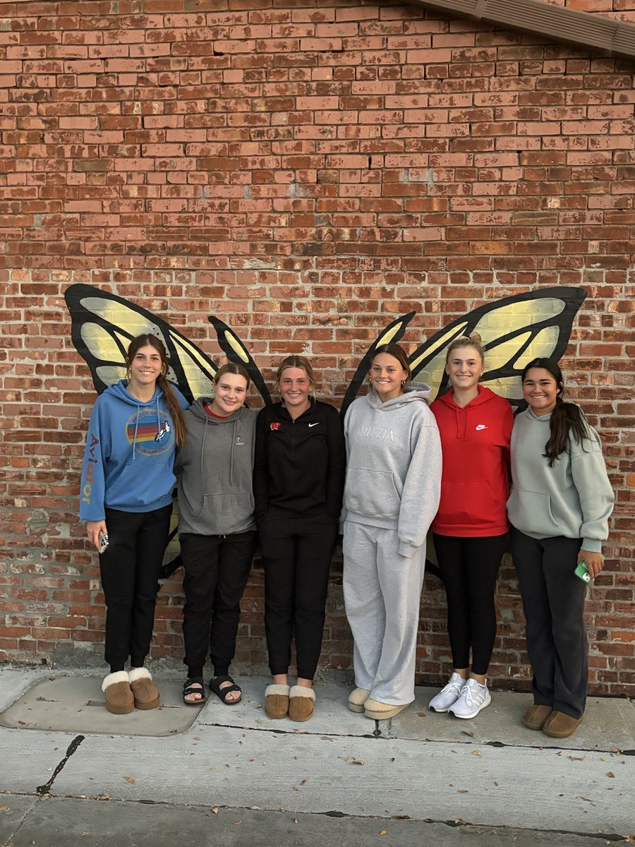 westside_golf's tweet image. Solid day 1 from the Warriors who earned a spot in the final pairing for day 2. Westside Golf has proven nothing is won on day 1!! These girls are confident and ready to go after it tomorrow ❤️💪🏽